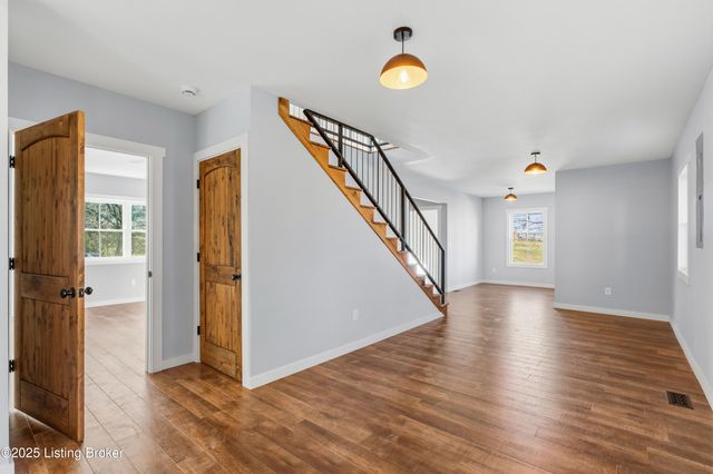 829 Old State Rd, Brandenburg, KY 40108