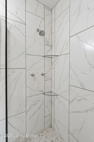 829 Old State Rd, Brandenburg, KY 40108