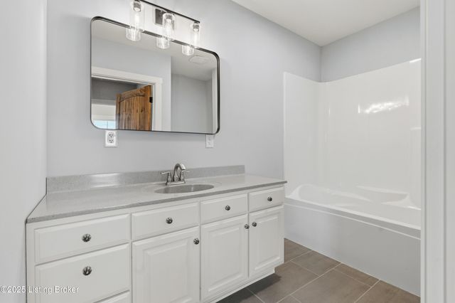 829 Old State Rd, Brandenburg, KY 40108