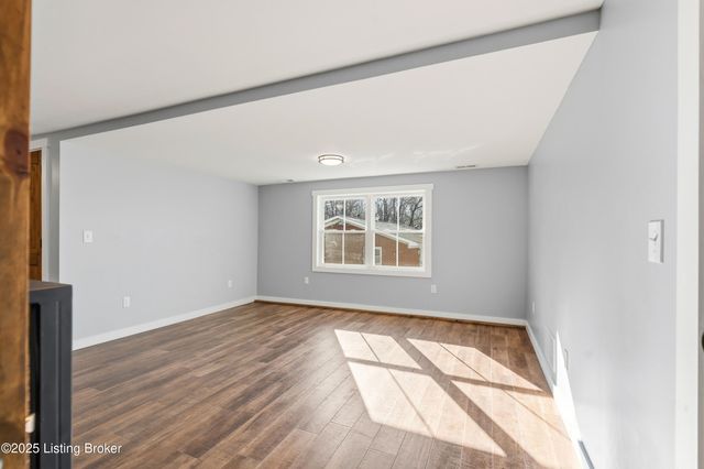 829 Old State Rd, Brandenburg, KY 40108