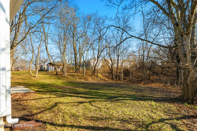 829 Old State Rd, Brandenburg, KY 40108