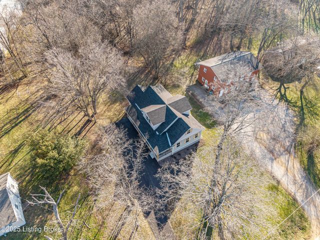 829 Old State Rd, Brandenburg, KY 40108