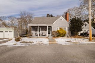24 Cala Avenue, Tiverton, RI 02878