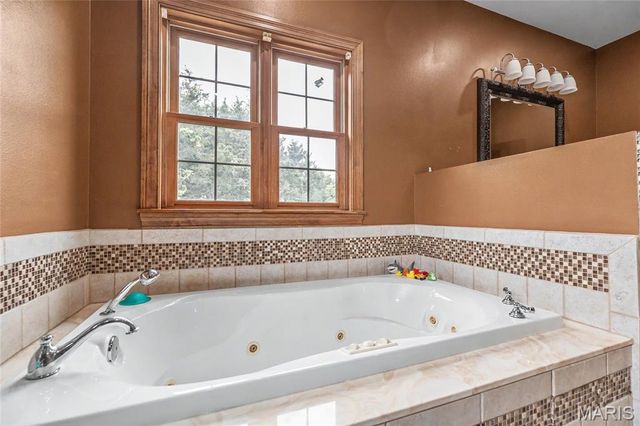 446 Cedar Breeze Drive, Sullivan, MO 63080