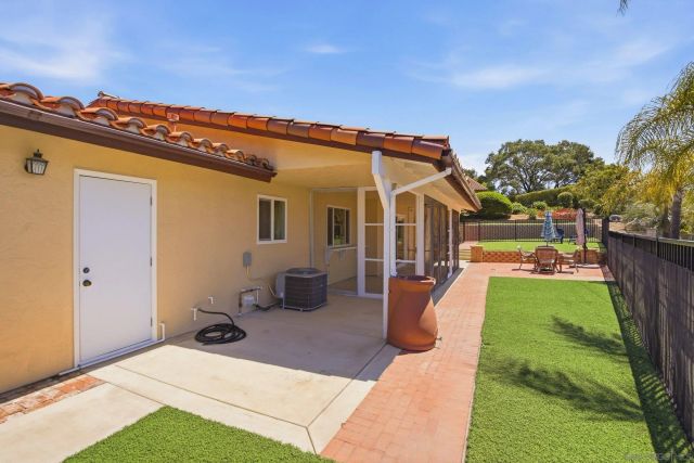 28221 Stonington Way, Escondido, CA 92026