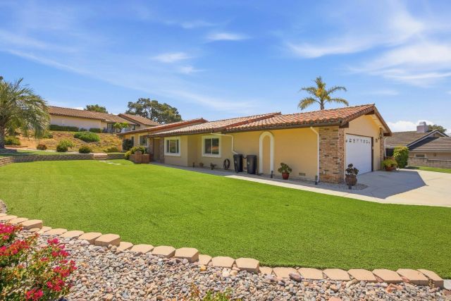 28221 Stonington Way, Escondido, CA 92026