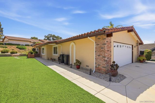 28221 Stonington Way, Escondido, CA 92026