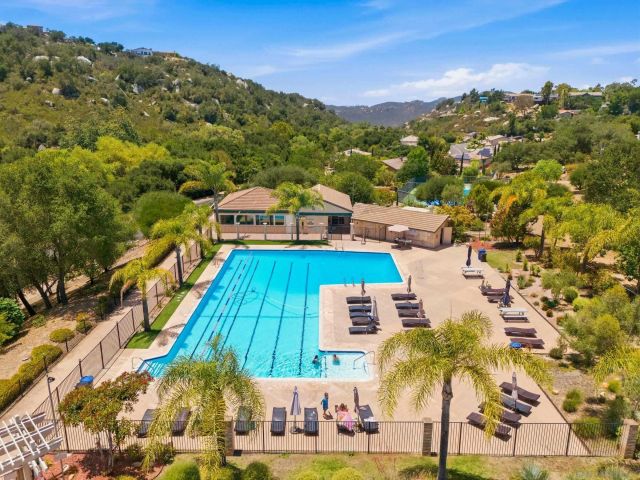 28221 Stonington Way, Escondido, CA 92026