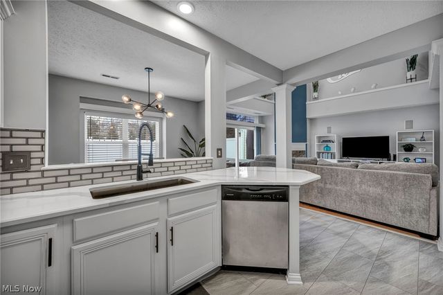 2564 Woodruff Court, Westlake, OH 44145