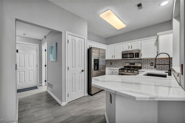 2564 Woodruff Court, Westlake, OH 44145