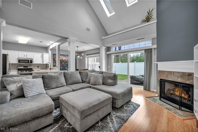 2564 Woodruff Court, Westlake, OH 44145