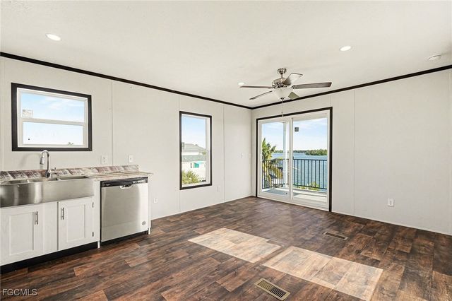 69 Emily LN, Fort Myers Beach, FL 33931