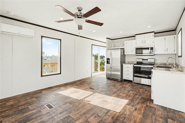 69 Emily LN, Fort Myers Beach, FL 33931