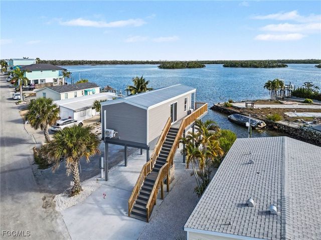 69 Emily LN, Fort Myers Beach, FL 33931