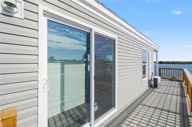 69 Emily LN, Fort Myers Beach, FL 33931