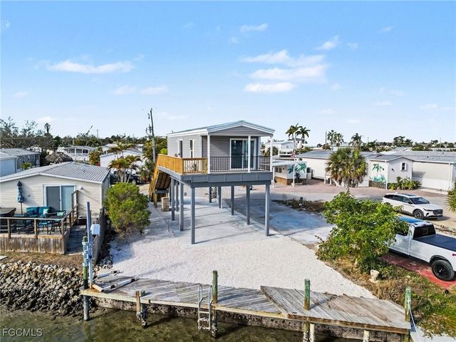 69 Emily LN, Fort Myers Beach, FL 33931
