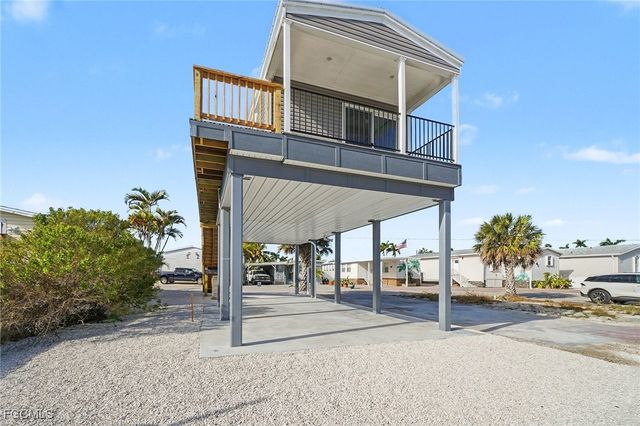 69 Emily LN, Fort Myers Beach, FL 33931