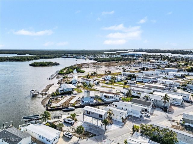 69 Emily LN, Fort Myers Beach, FL 33931