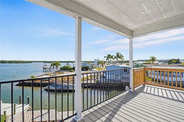 69 Emily LN, Fort Myers Beach, FL 33931