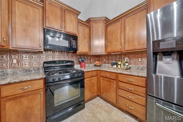 5 Remington Place, Troy, MO 63379