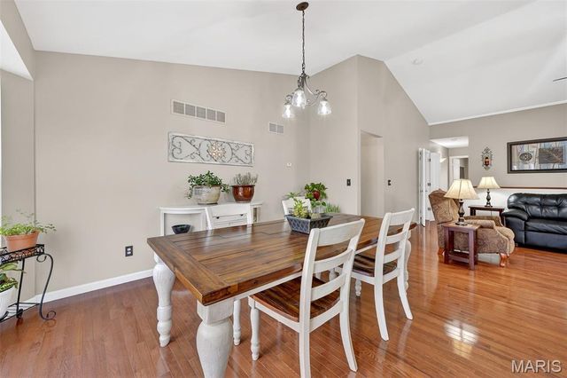 5 Remington Place, Troy, MO 63379