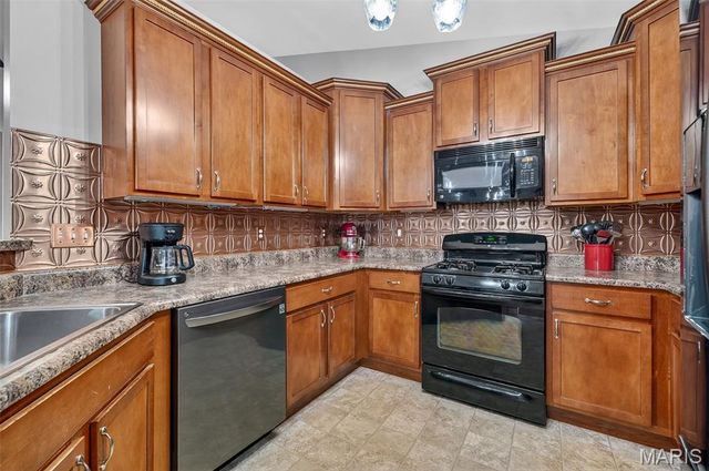 5 Remington Place, Troy, MO 63379