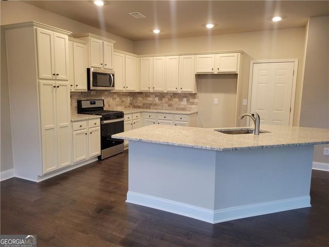 1066 Lakeview Oaks Court 18-B, Grayson, GA 30017