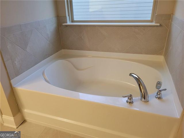 1066 Lakeview Oaks Court 18-B, Grayson, GA 30017