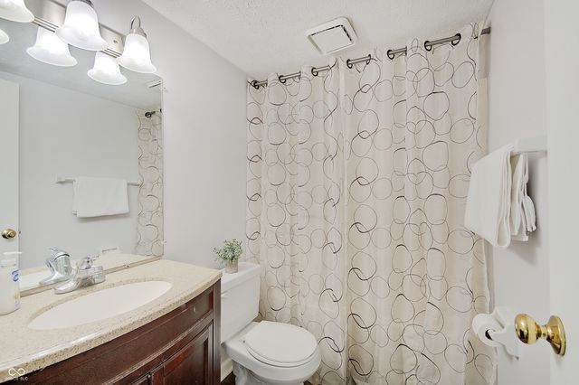 1073 Laura Drive, Greenwood, IN 46143