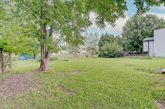 1073 Laura Drive, Greenwood, IN 46143
