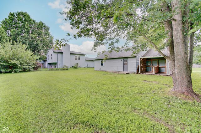 1073 Laura Drive, Greenwood, IN 46143