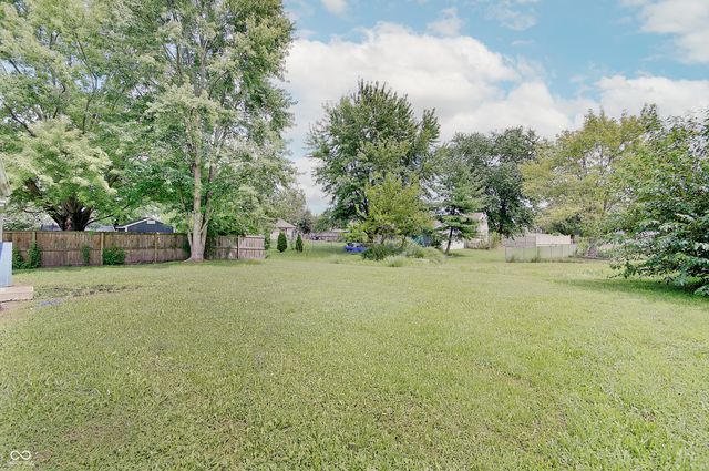 1073 Laura Drive, Greenwood, IN 46143