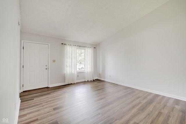 1073 Laura Drive, Greenwood, IN 46143