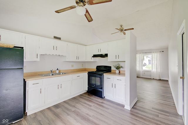 1073 Laura Drive, Greenwood, IN 46143