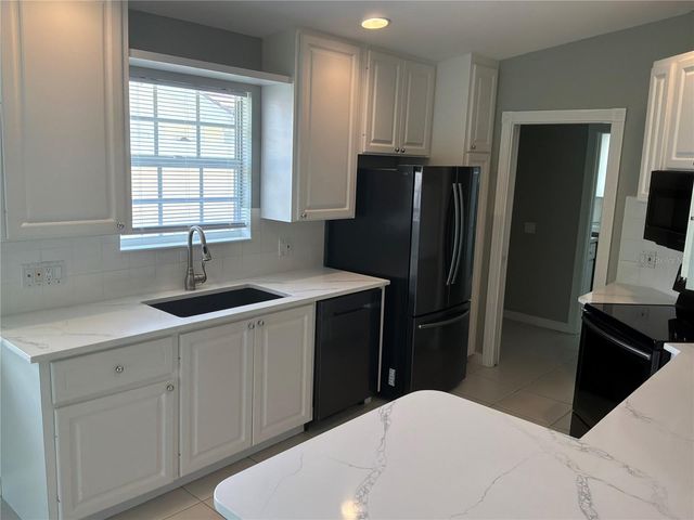 5796 IVREA DRIVE, Sarasota, FL 34238