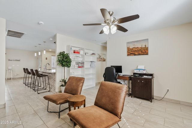 43935 W SAGEBRUSH Trail, Maricopa, AZ 85138