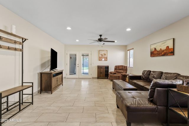 43935 W SAGEBRUSH Trail, Maricopa, AZ 85138