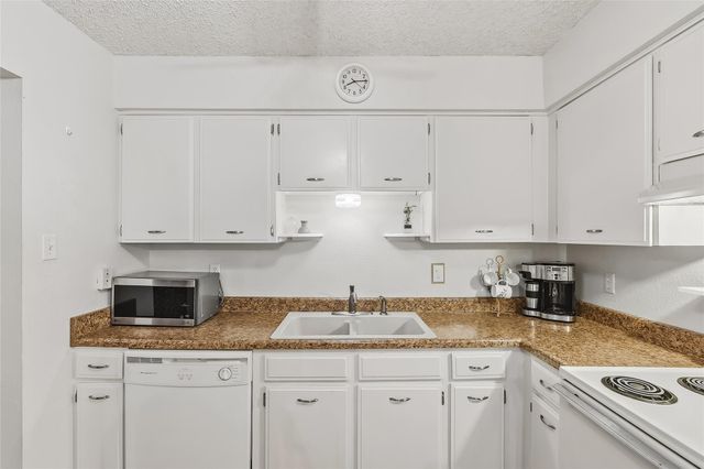 1711 Welsh Avenue, College Station, TX 77840