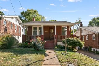 7562 Folk Avenue, Maplewood, MO 63143