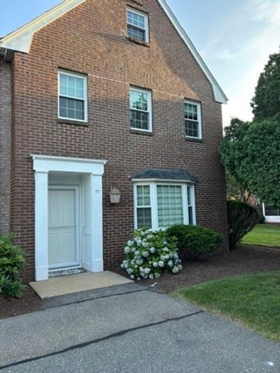 17 Patricia Dr 17, Stoughton, MA 02072