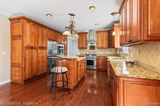 2115 Aldwin Drive, West Bloomfield, MI 48324