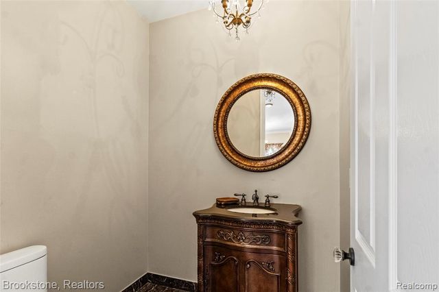 2115 Aldwin Drive, West Bloomfield, MI 48324