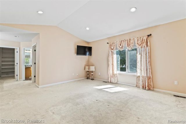 2115 Aldwin Drive, West Bloomfield, MI 48324