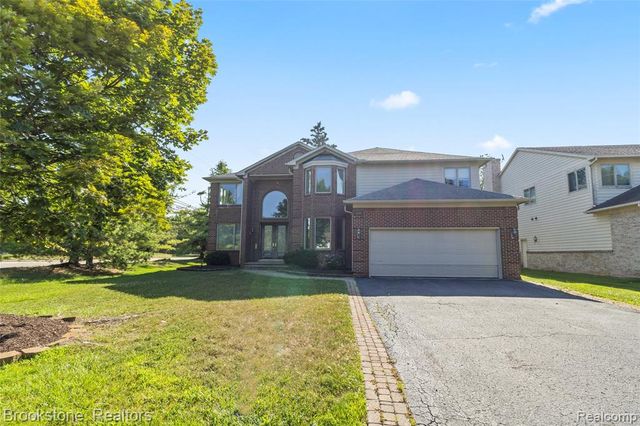 2115 Aldwin Drive, West Bloomfield, MI 48324