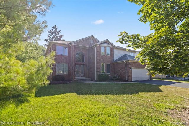 2115 Aldwin Drive, West Bloomfield, MI 48324