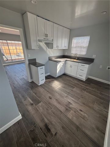 426 W 51st, Los Angeles, CA 90037