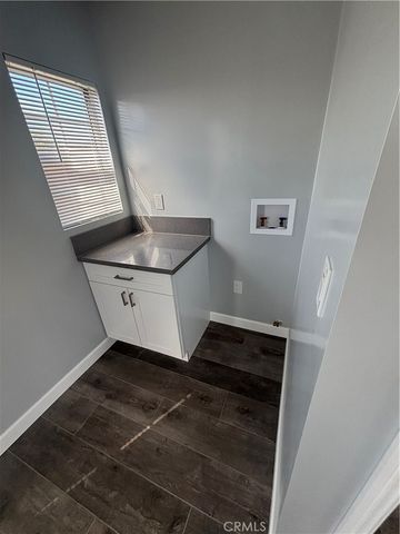 426 W 51st, Los Angeles, CA 90037