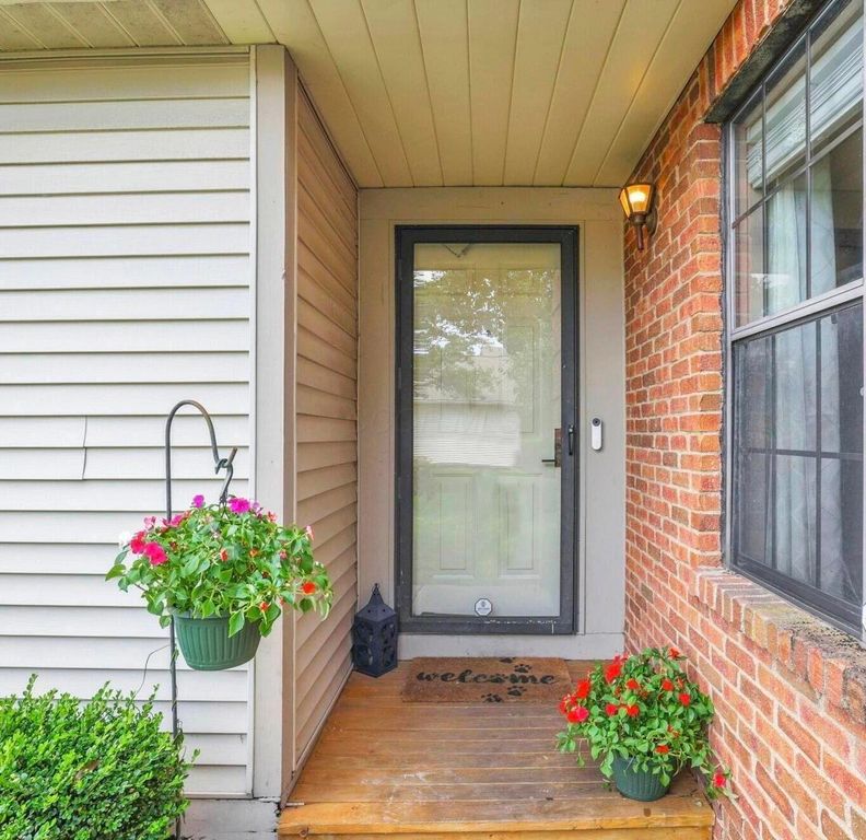 1261 Somerset Way, Pickerington, OH 43147