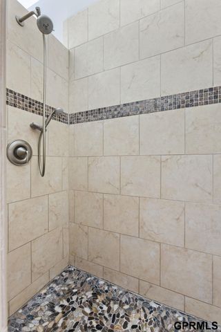 17055 Corby Street, Omaha, NE 68116