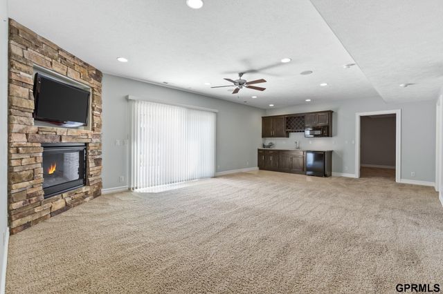 17055 Corby Street, Omaha, NE 68116